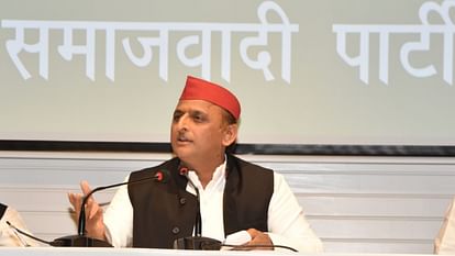 महिला आरक्षण बिल: अखिलेश यादव बोले, नयी संसद में महाझूठ से भाजपा ने शुरू की अपनी पारी Akhilesh Yadav speaks on passing of women reservation bill in Loksabha.