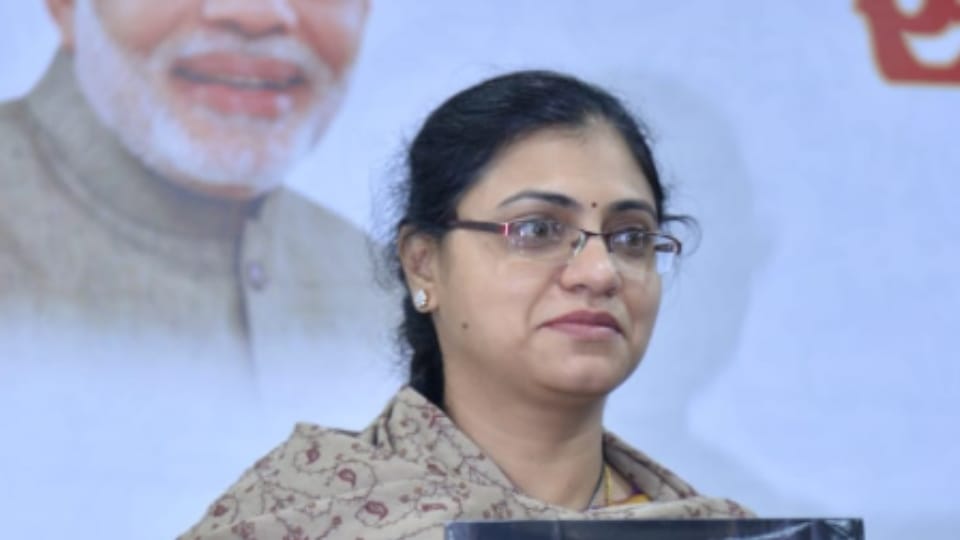 UP IAS officer husband arrested in 3300 crore scam