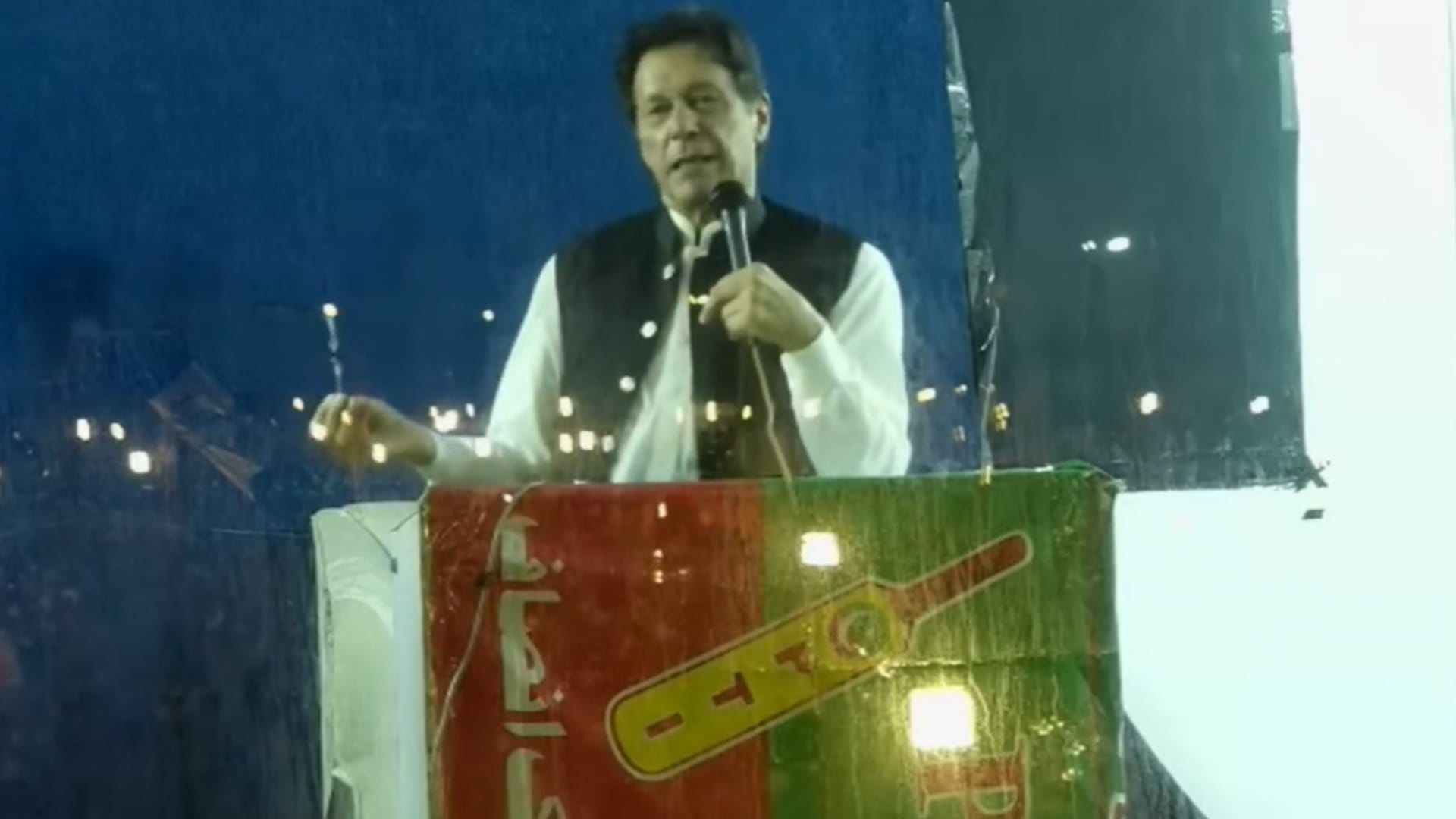 pakistan Imran Khan unveils 10 point roadmap to revive cash strapped Pakistan