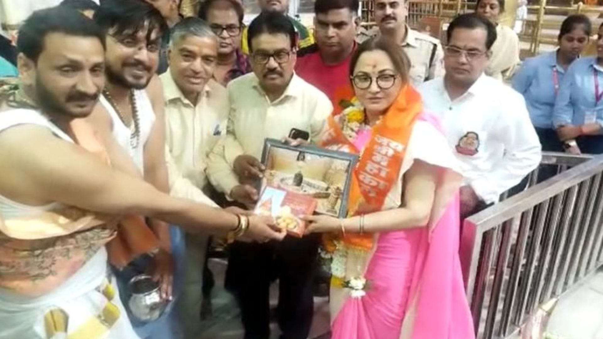 Jaya Prada reached ujjain for take blessing baba mahakal and thanked pm modi for new corridor