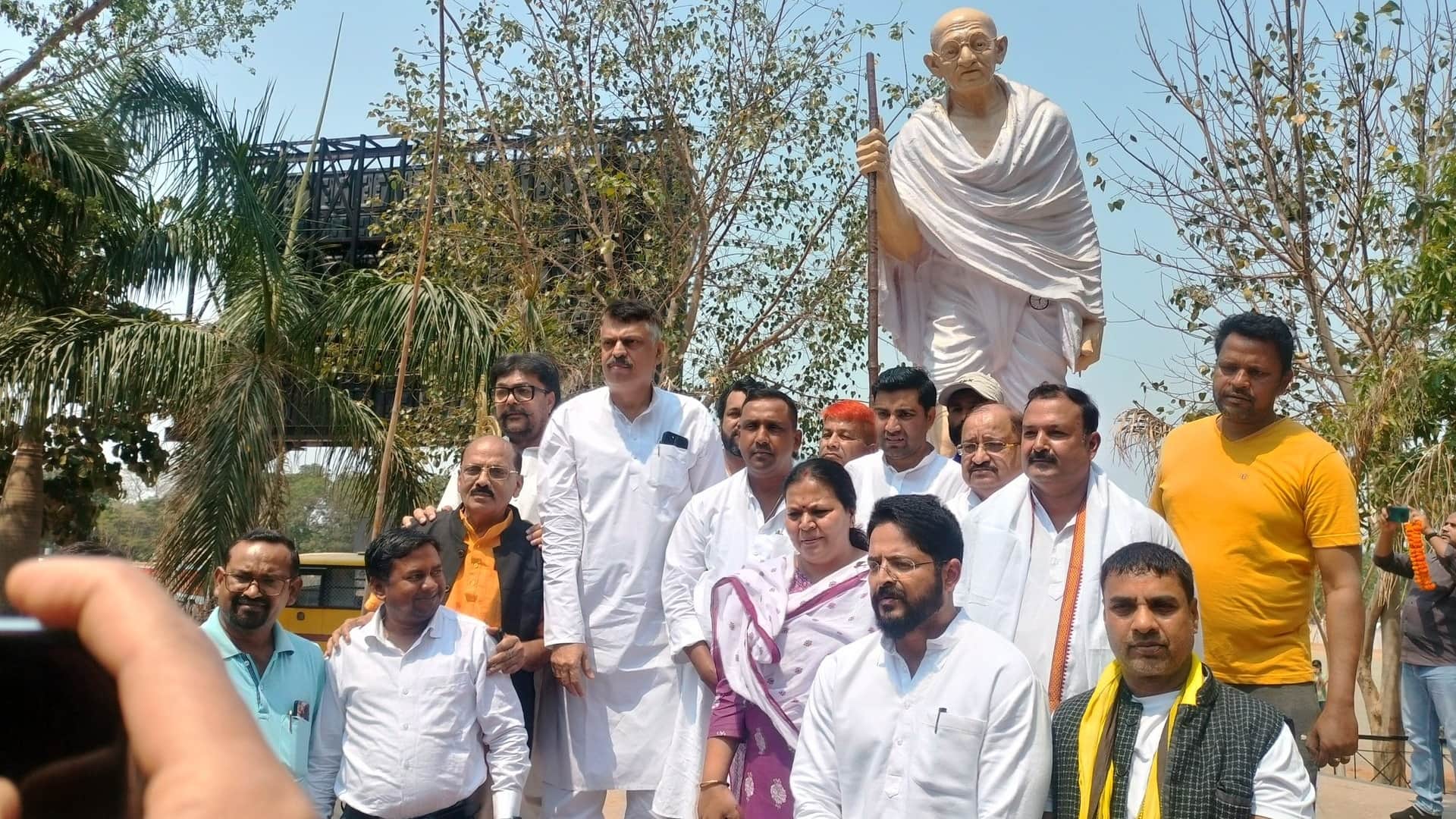 Jharkhand Congress stages Sankalp Satyagraha to protest Rahul Gandhis disqualification from Lok Sabha