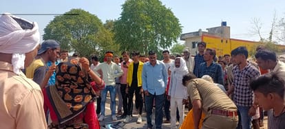 Tragic accident in Etawah, Elderly sisters were run over by a car, both were married to the same