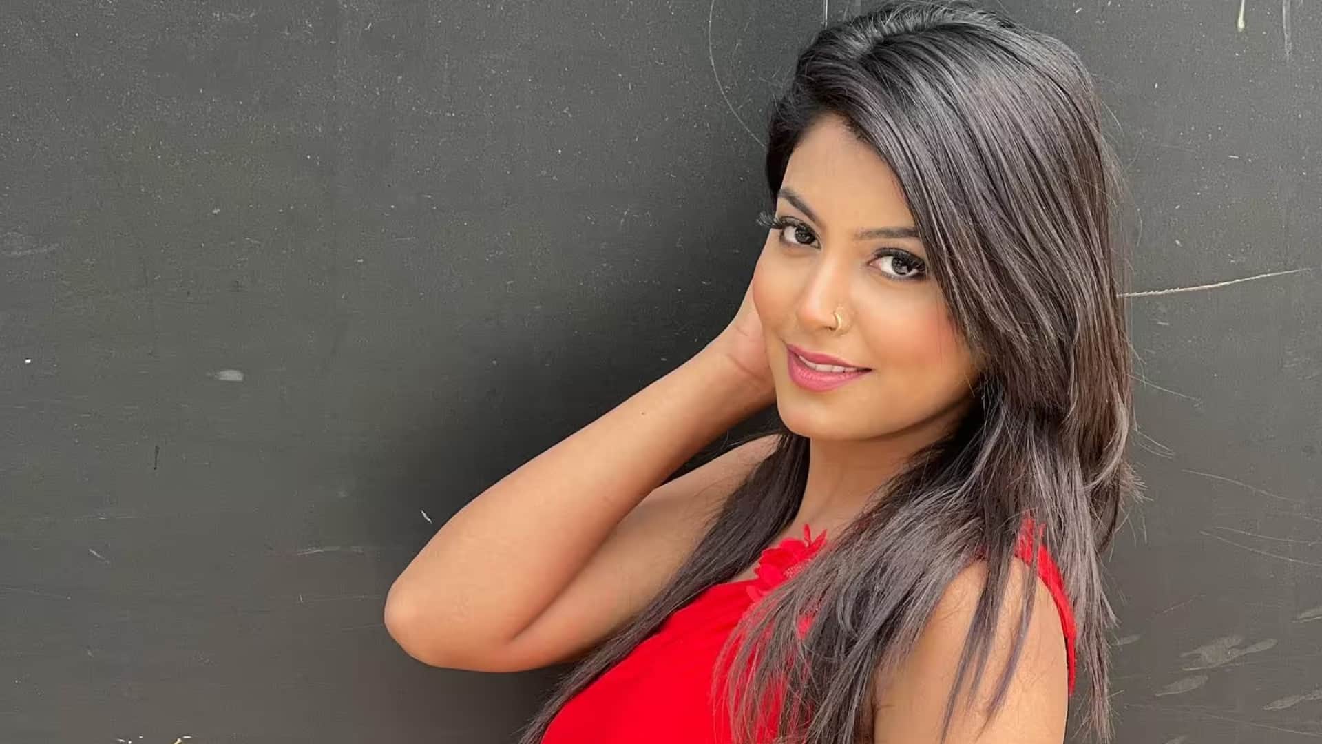Bhojpuri Actress who became popular by insta reels shilpi raghwani mahi shrivastava komal singh aarohi singh