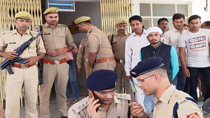 Father shot daughter in Kasganj and then Suicide himself Daughter was adamant on insistence on love marriage