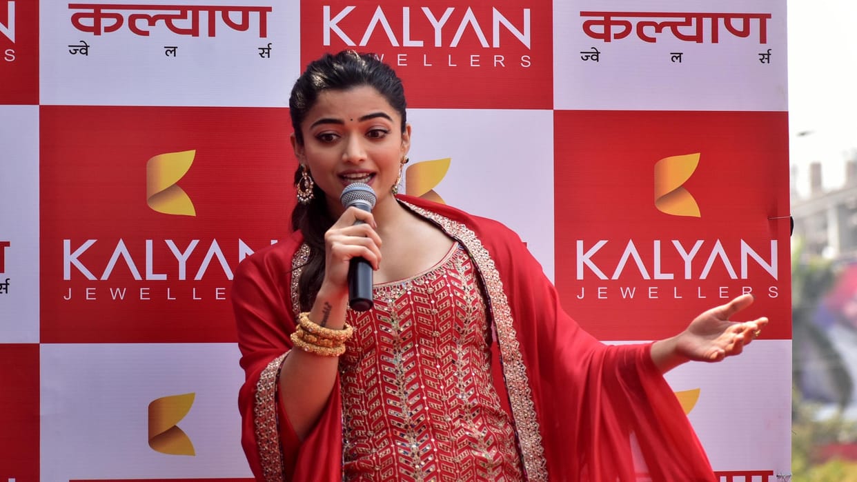 Actress Rashmika Mandana arrived in Prayagraj to inaugurate the jewelers showroom, said - I will definitely go