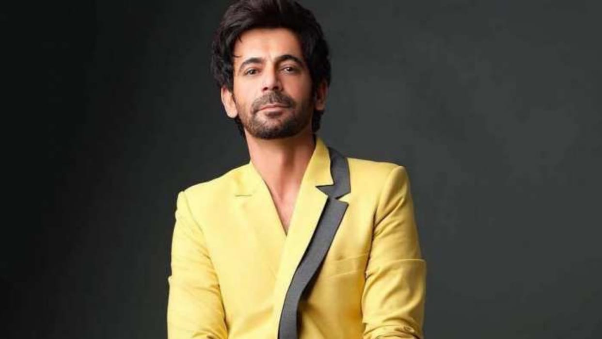 Sunil grover Demanded Shikhar Dhawan to Take him To see Video Here