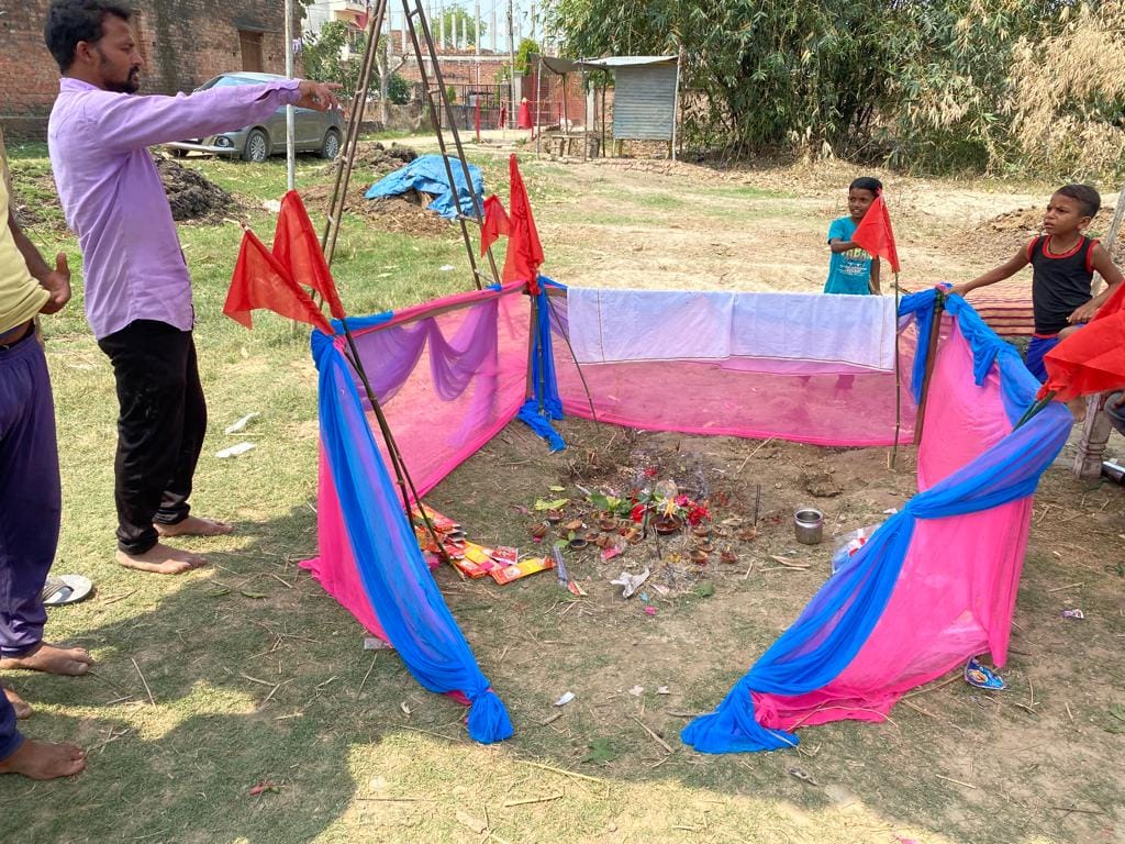 Mahadev appeared in Sarnath!: A Shivling stone found in the excavation of the field