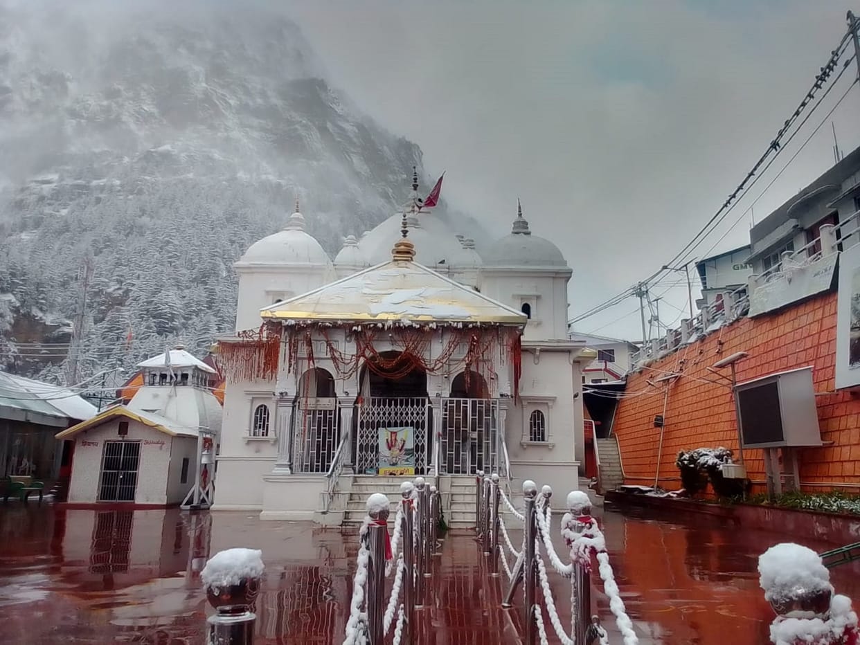 Uttarakhand Weather News snowfall in gangotri dham See Photos