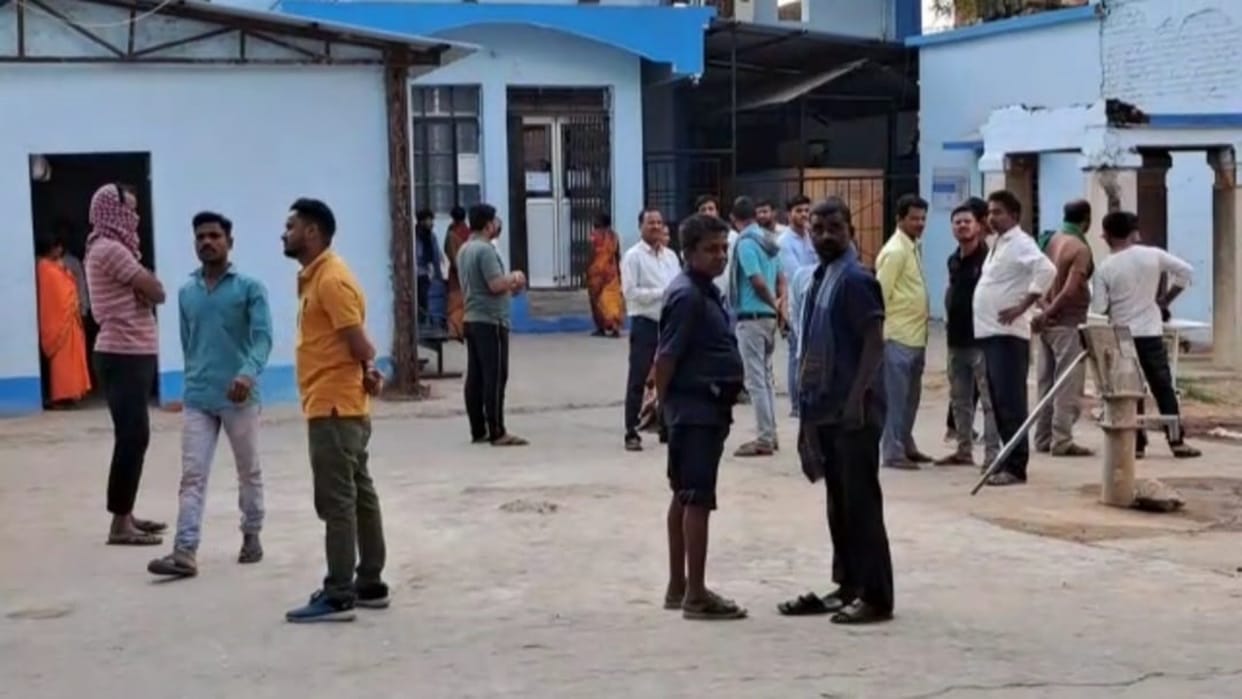 Unknown vehicle ran over two youths in Jamui, both died