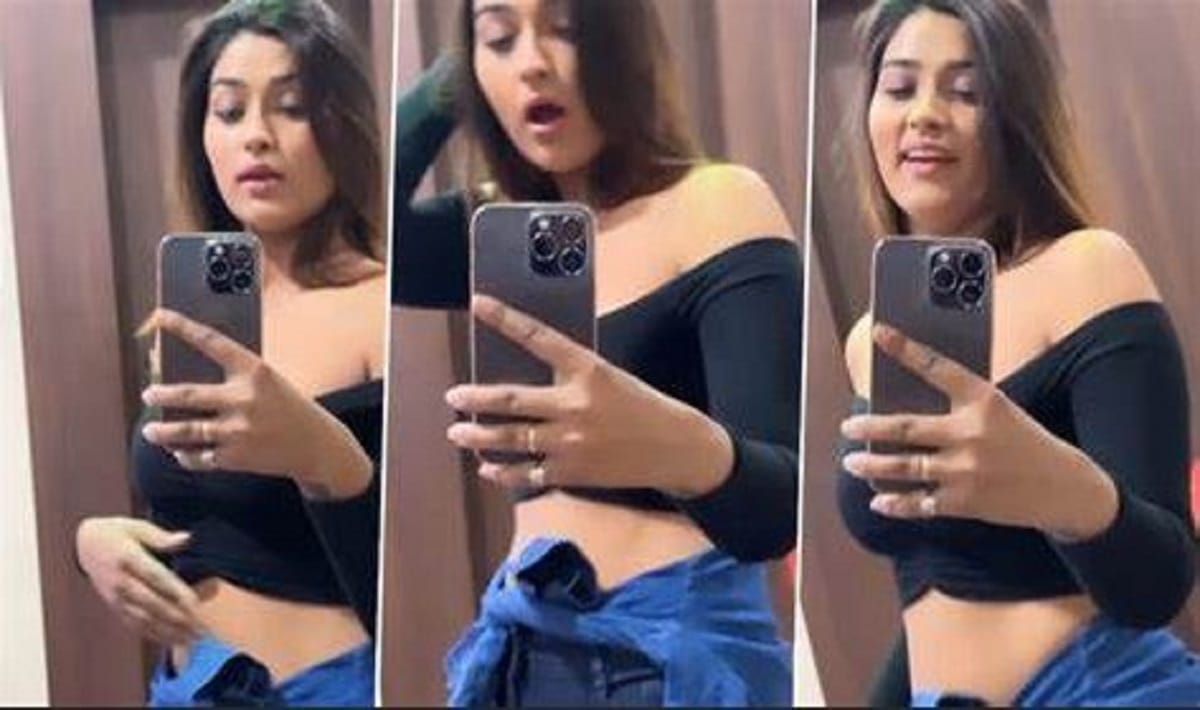 Akanksha Dubey known as Bhojpuri Queen fans angry after carrying dead body in pickup