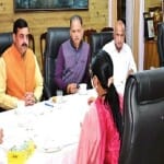 डीसीसी अध्यक्ष एलजी मनोज सिन्हा से मुलाकात के दौरान