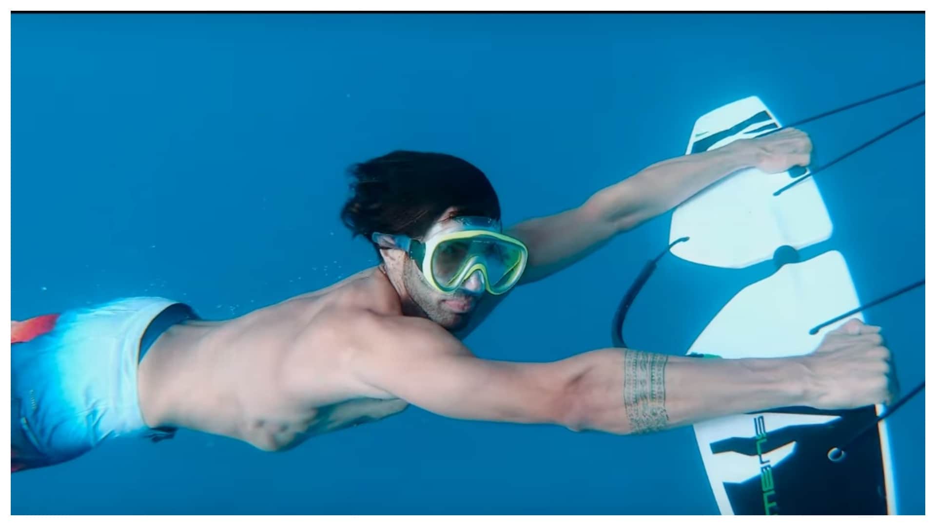 Gumraah: Aditya Roy Kapoor Exclusive interview with Amar Ujala Aashiqui 2 Actor talks About Akshay Kumar