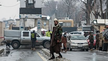 afghanistan bomb blast in kabul on foreign ministry road taliban isis
