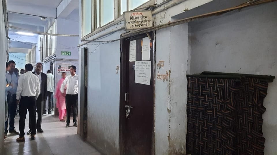 Vigilance team caught female sub-inspector taking bribe in Bhiwani