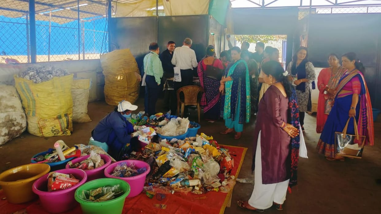 UP and West Bengal teams saw swachhata model of ambikapur