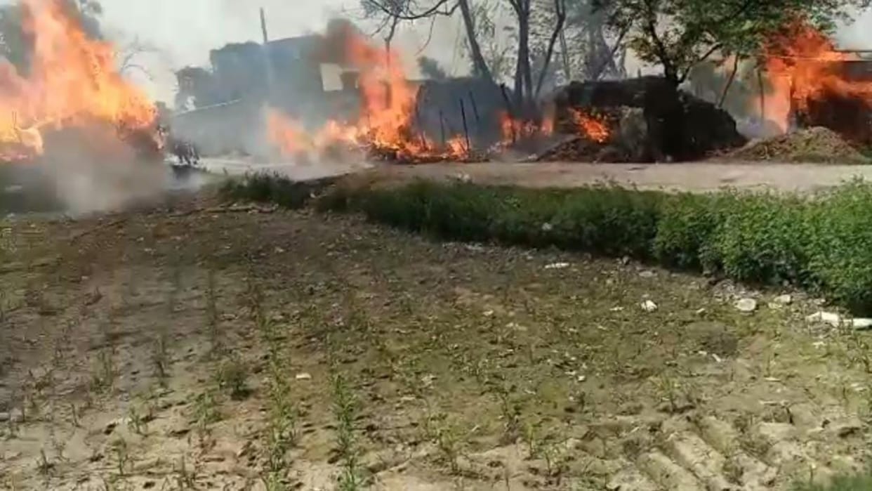 Twelve houses gutted in fire caused by short circuit in an electric wire in Vaishali's Bardiha village