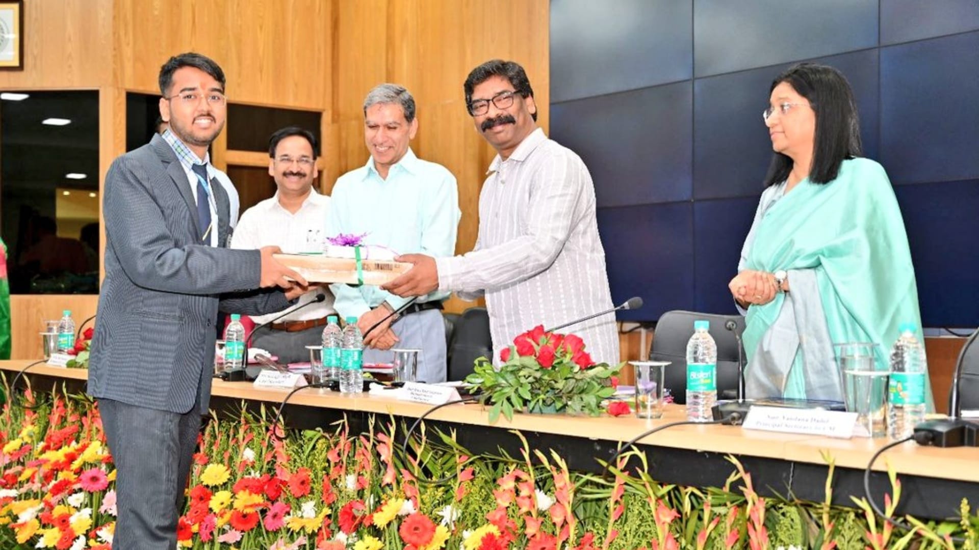 Jharkhand govt scheme to encourage meritorious students for pursuing higher studies CM