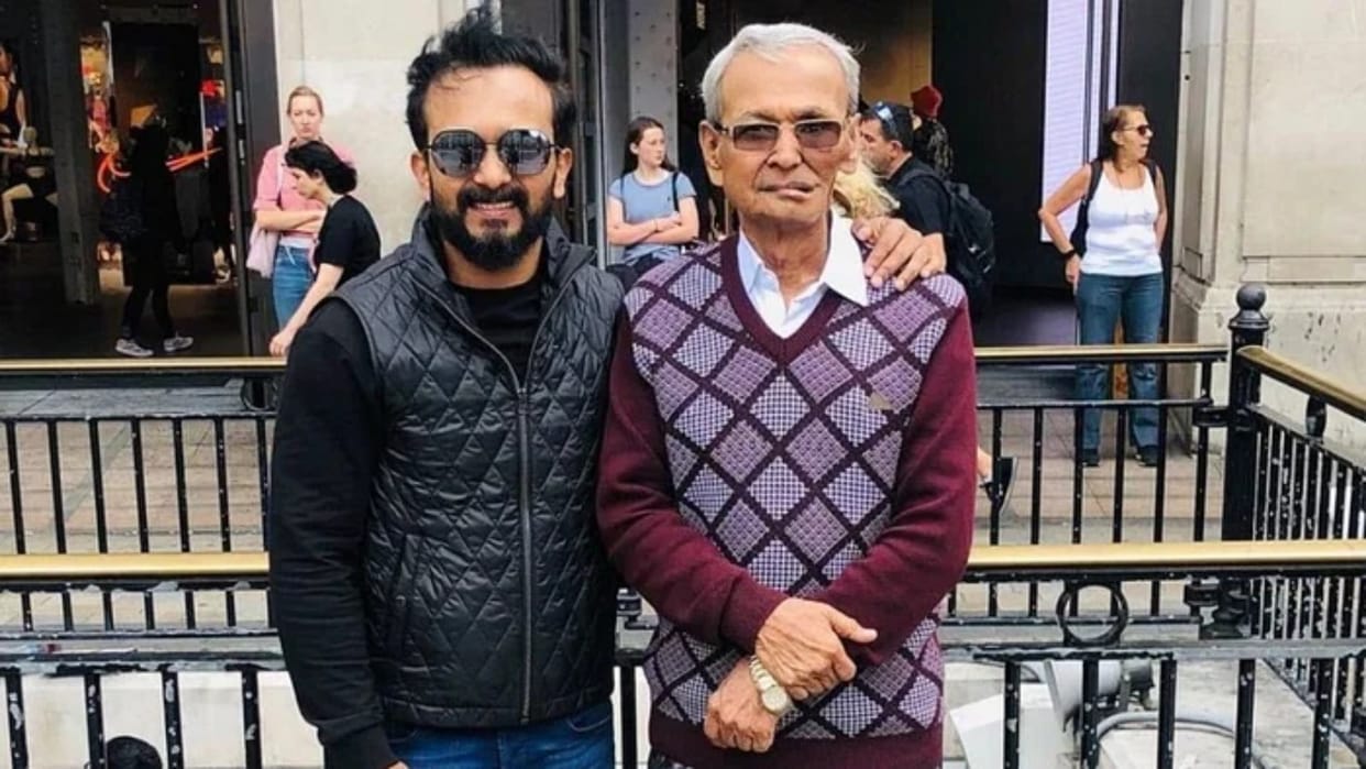 Indian Cricketer Kedar Jadhav father Mahadev Jadhav has gone missing in Pune city Police complaint lodged