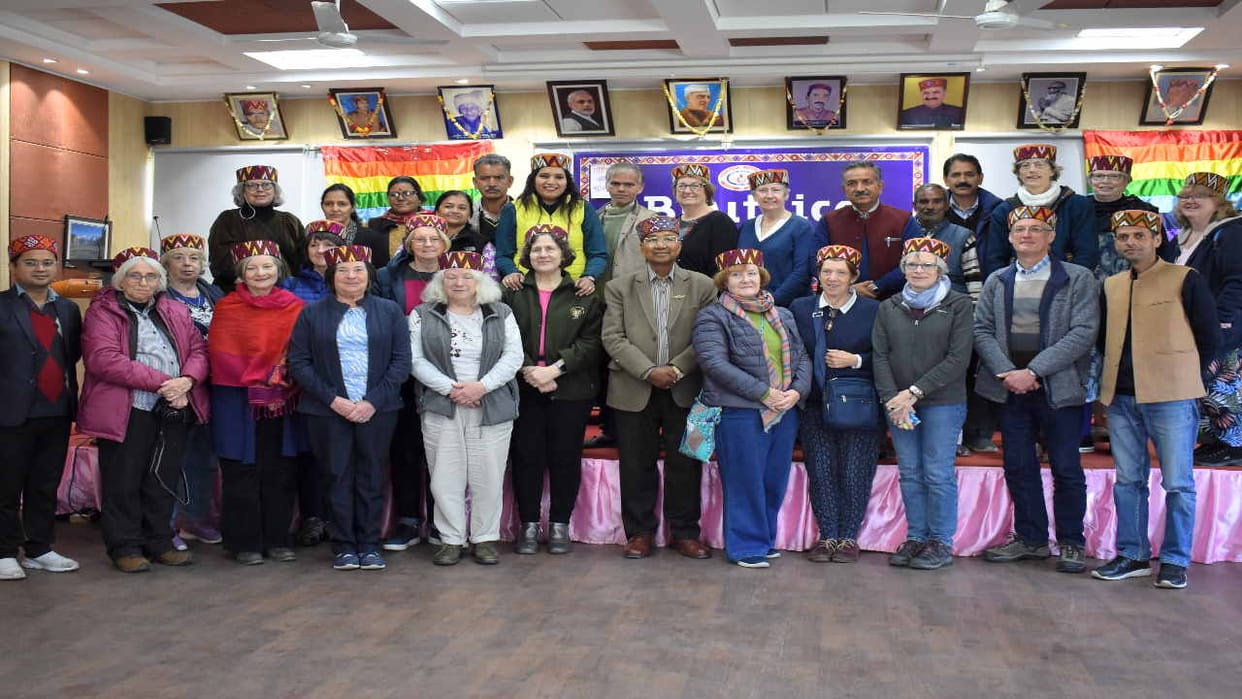 British women were thrilled to see Kullavi Shawl, visited Bhutiko