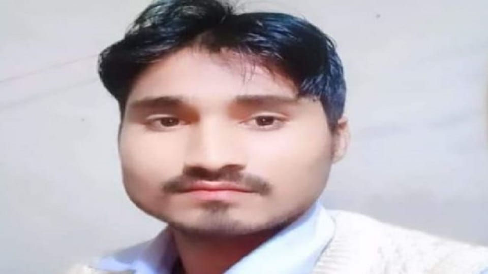 man committed suicide after quarrel with wife in shahjahanpur