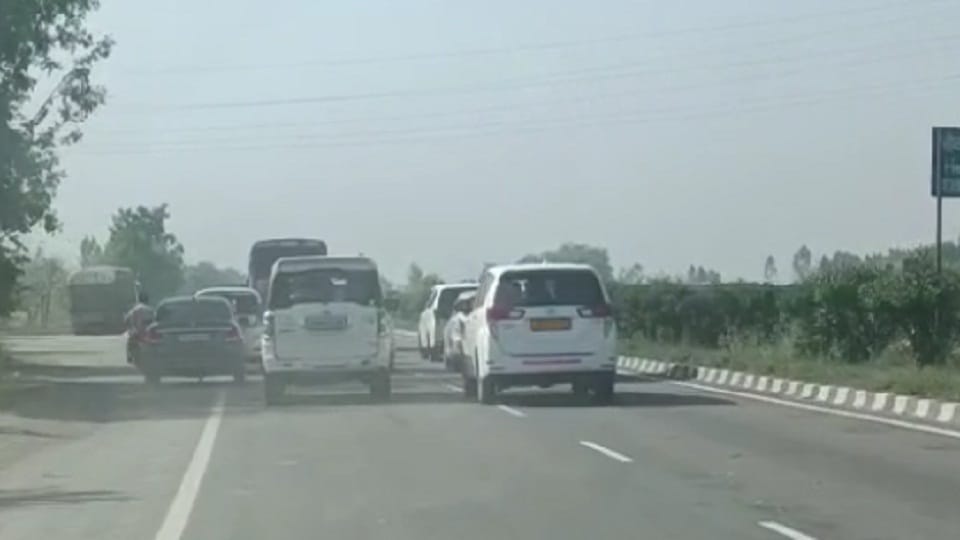vehicles following the convoy disappeared as soon as they reached the Central Jail