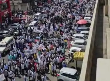 Rajasthan: On IMA call 50 Thousand doctors,medical staff rally in Jaipur against RTH bill