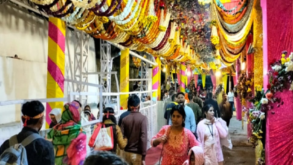 Navratri 2023: Devotees from all over the country are reaching Maa Vaishno Darbar