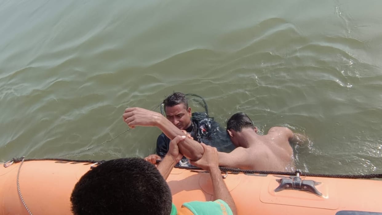 Bihar News: Two boys were swept away in the flow of Ganga and Punpun in Patna
