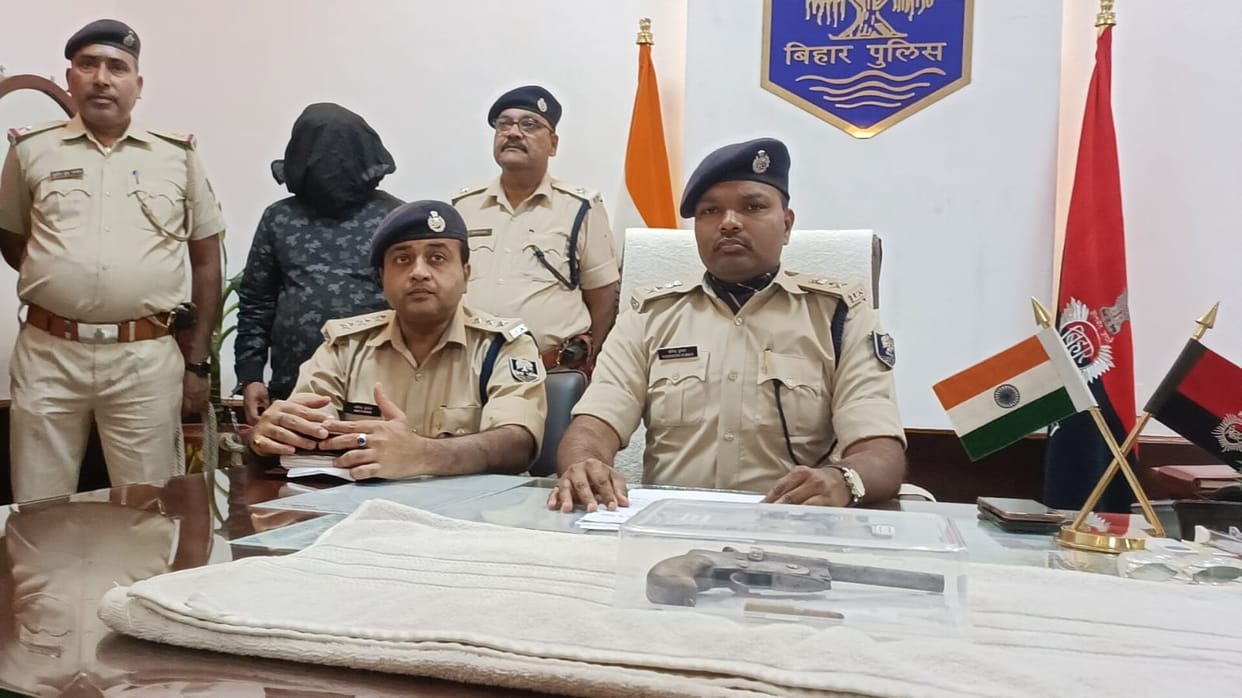 Bihar: The main leader of AK4756 gang of Begusarai arrested with weapons