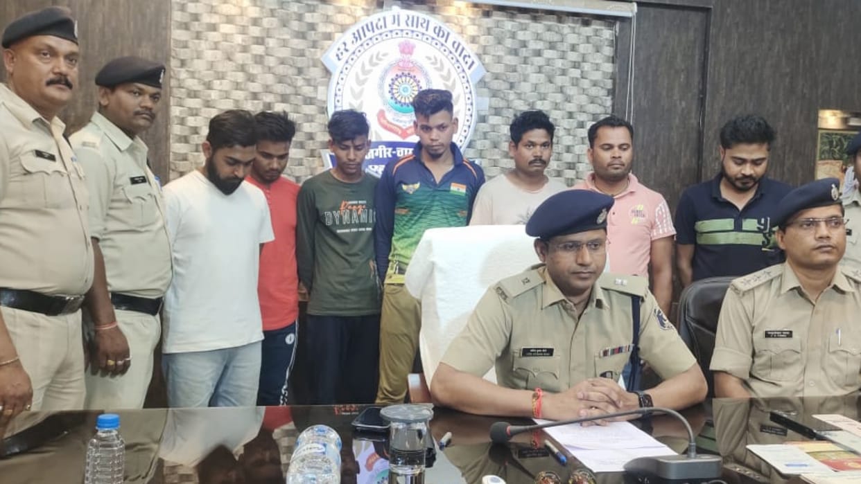 seven bookies arrested for fraudulently opening people's bank accounts in janjgir-champa