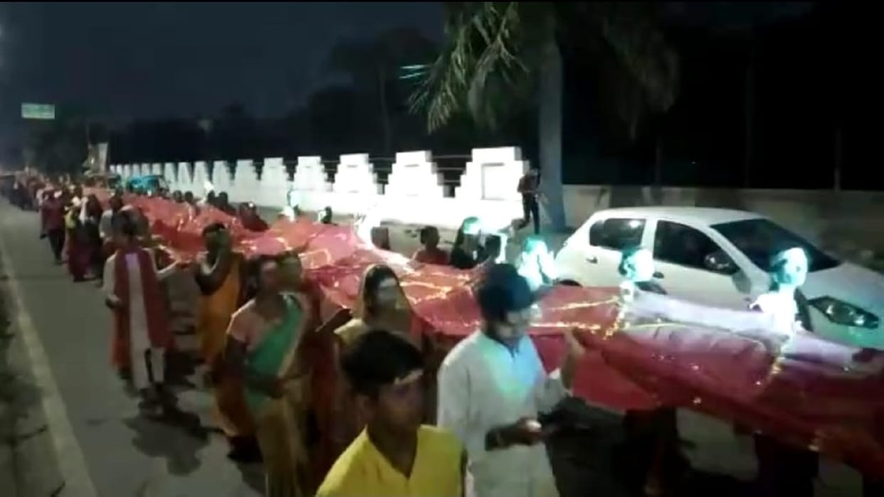 Chaitra Navratri 2023 Devotees climb 151 meter chunri to Maa Sarvamangala in Korba