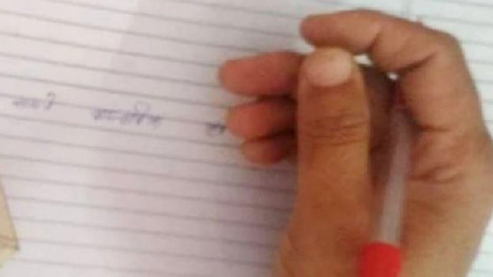 UP Board 2023 Students Written Strange Thing in Answer Sheet News in Hindi
