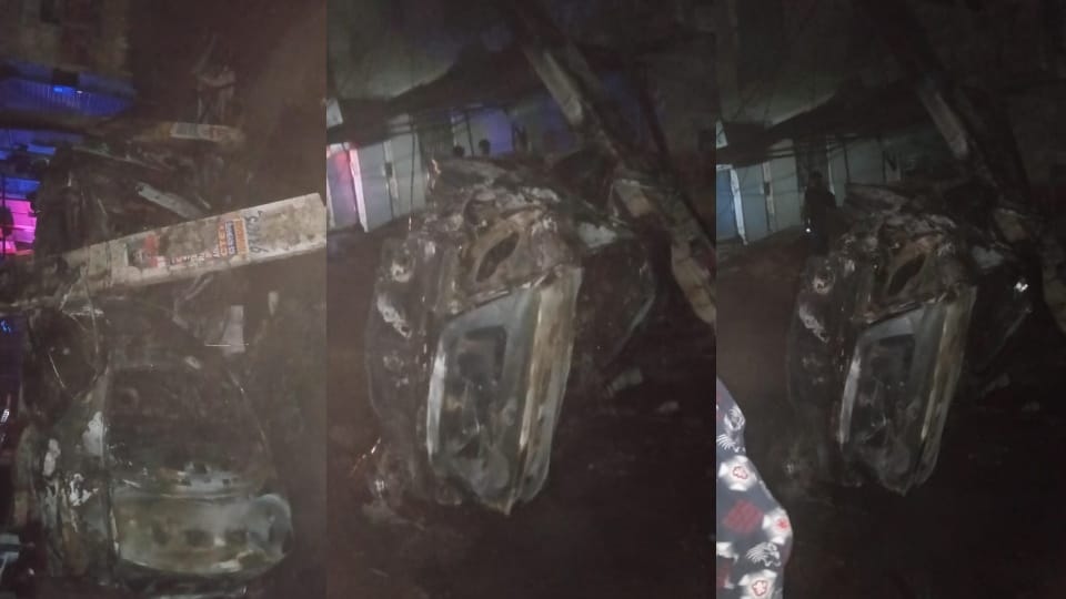 faridabad car colllides with electric pole car burn to ashes one died on spot two critical