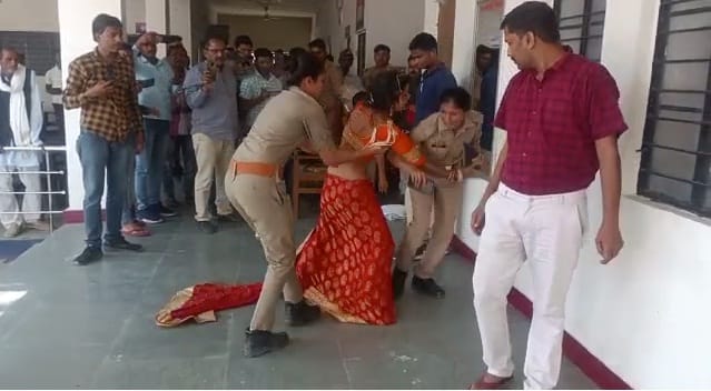 on the insistence of marrying the lover, the commotion of the married woman in Hamirpur