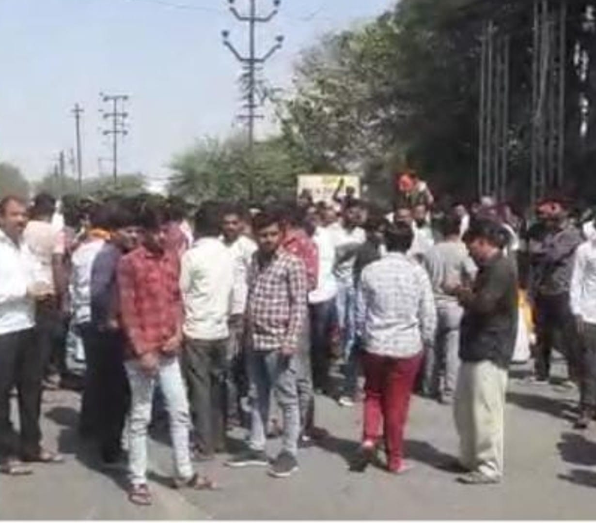 Farmers angry due to low price of wheat in Indore, created ruckus in the market