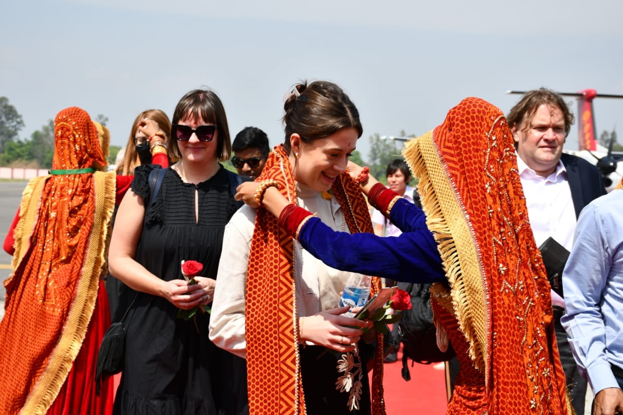 G-20 Summit Uttarakhand guests danced on Bedu Pako Baro Masa Folk Song