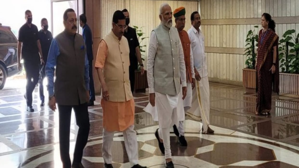 bjp parliamentary party meeting pm modi said to leaders ready for strong fight