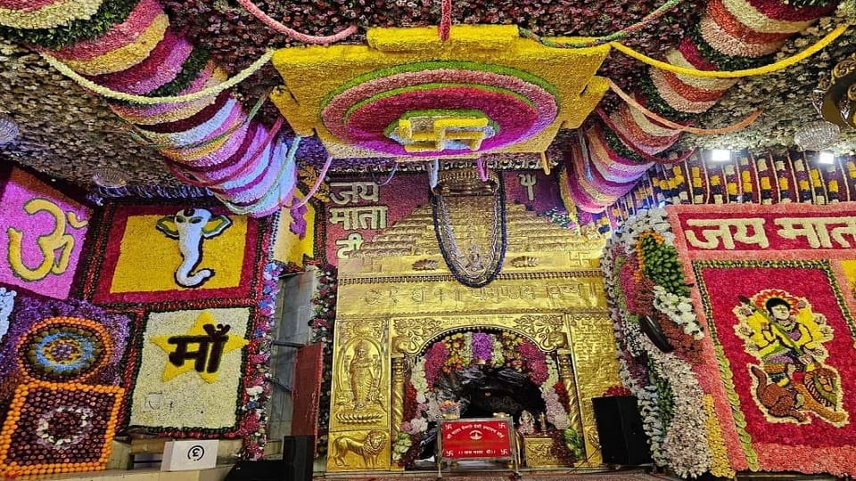 Devotees reaching Vaishno Mata's court on Navratri, 2.50 lakh devotees have visited