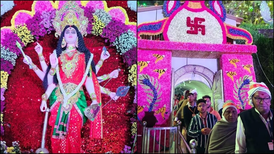 Devotees reaching Vaishno Mata's court on Navratri, 2.50 lakh devotees have visited