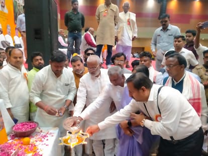 Cabinet Minister Swatantra Dev Singh in Varanasi: First reaction given on the sentence of Atiq Ahmed