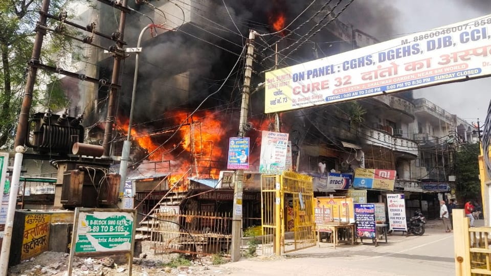 Ghaziabad shalimar garden near shiv chowk 3 storey charms building catches fire