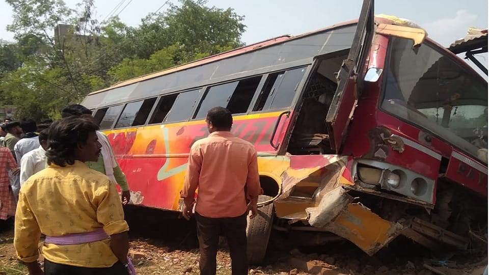 Uncontrolled bus collided with shop due to tire burst half a dozen people injured