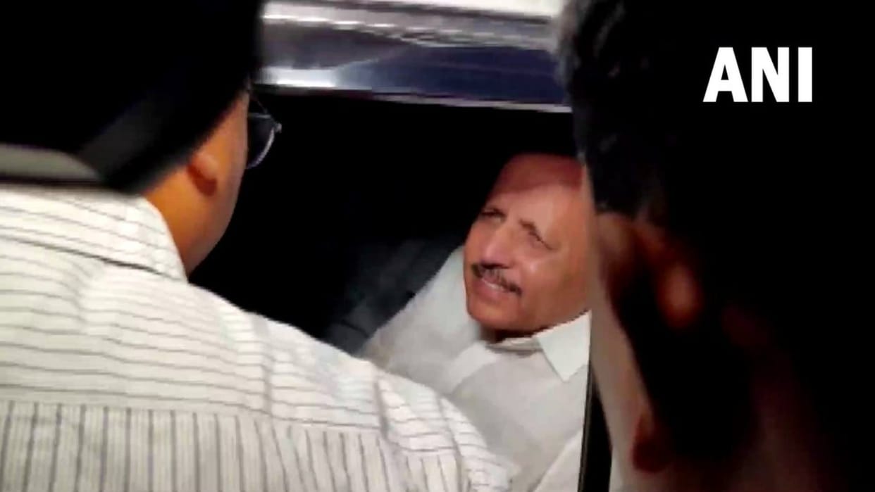 Karnataka bjp mla madal virupakshappa arrest by lokayukta police in bribery case election news updates