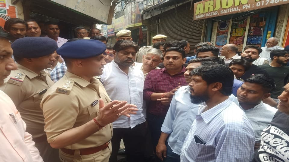 Robbery of Rs 17 lakh in Kaithal: Bullion artisans and shopkeepers jam