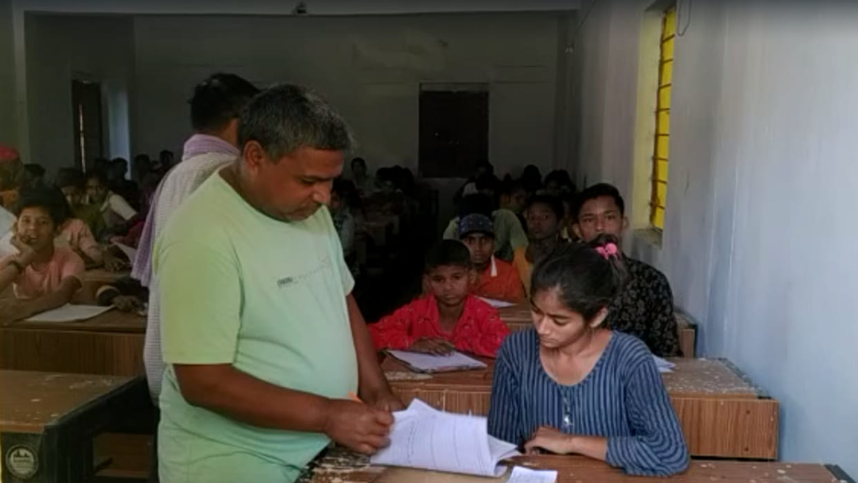 Copying being done to class-5 and class-8 children in Morena, orders for investigation