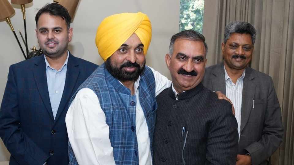 Punjab CM Bhagwant Mann and Himachal CM Sukhvinder Singh Sukhu met in Chandigarh