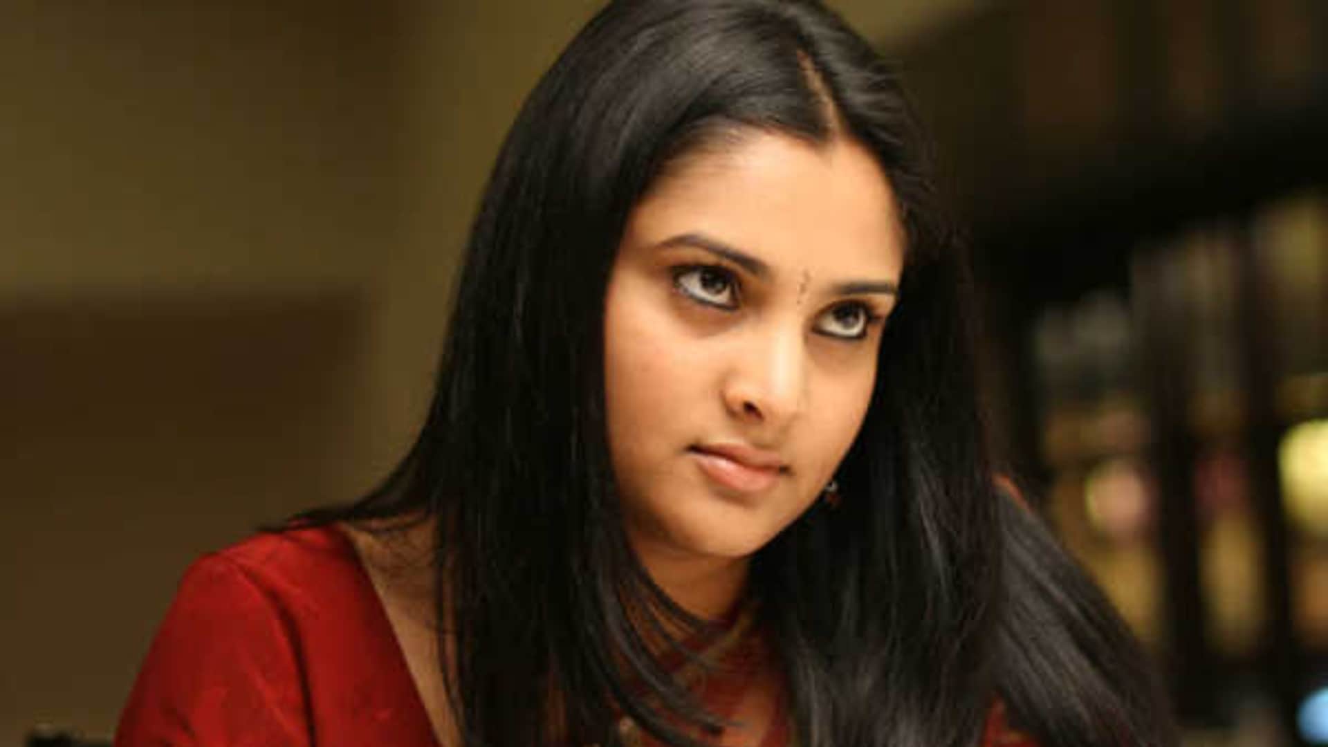 Ramya Revealed She contemplated suicide Rahul Gandhi gave her Emotional Support