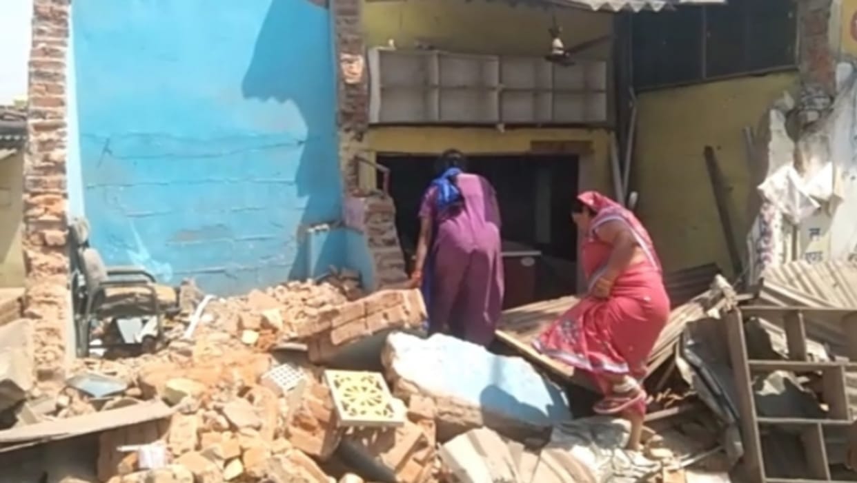 road accident in chhattisgarh; hiva entered house late night breaking three shops in korba