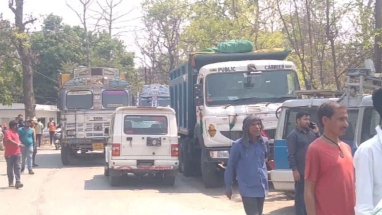 SECL retired woman employee died due to bike-truck collision in korba