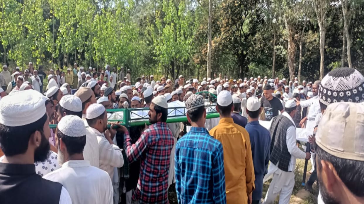 Bodies of four members of a family cremated together in Saharanpur district and see photos